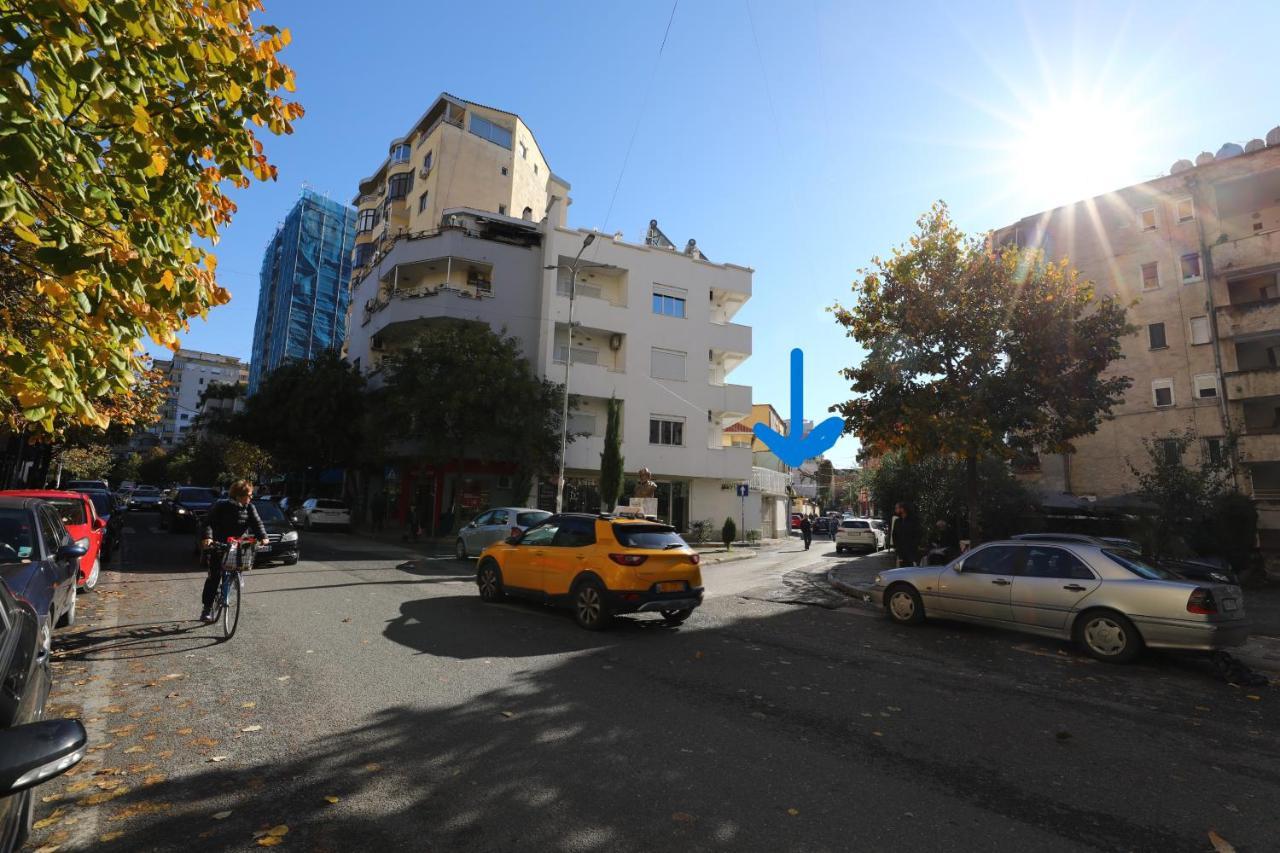 Little Corner Hostel Тирана Экстерьер фото